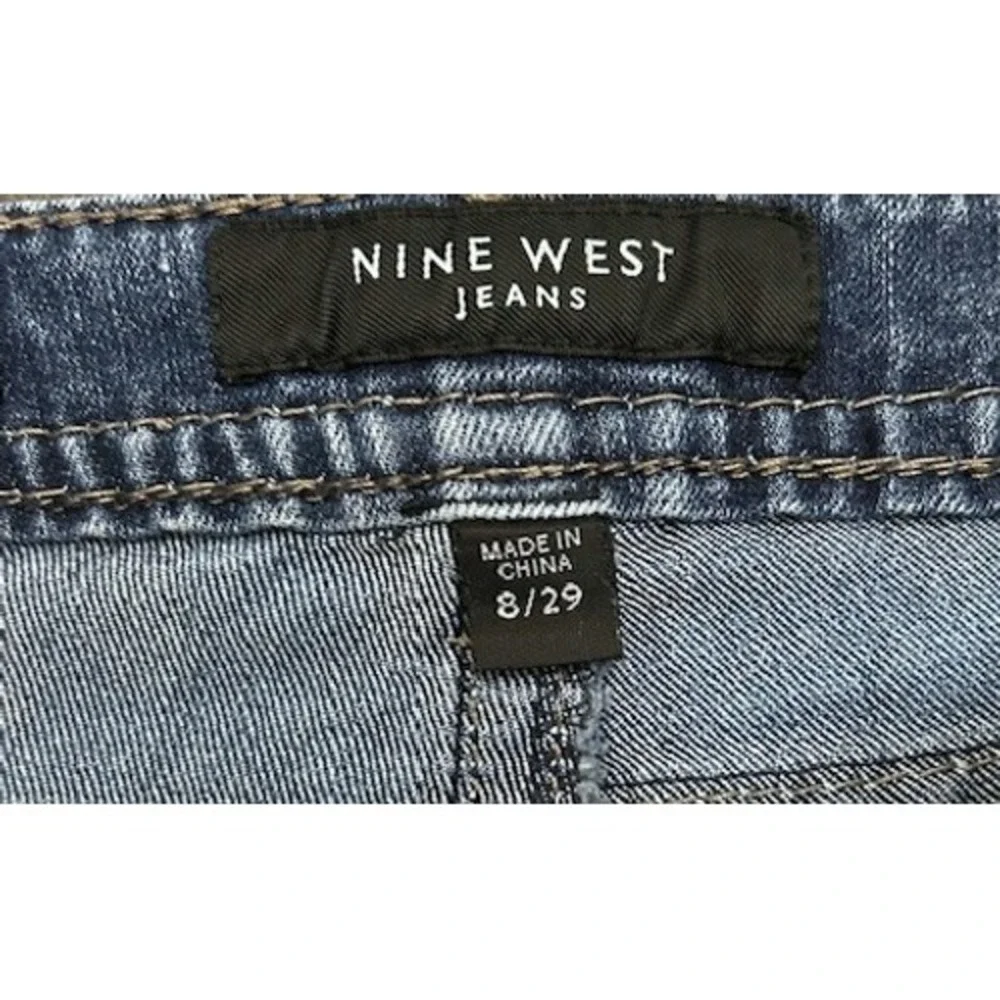 Nine West Cropped Jeans Womens Sz 8/29 Blue Denim Embroidered Sequin Back Pocket